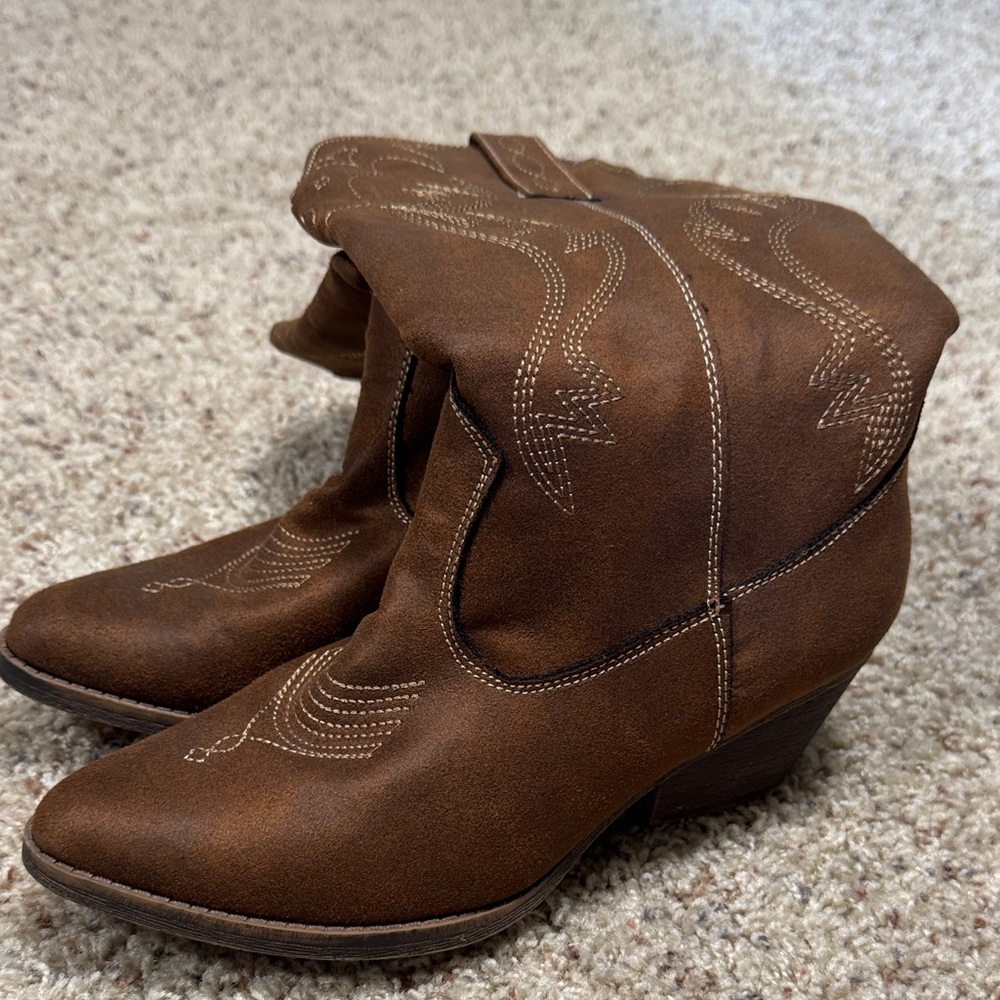 Suede boots